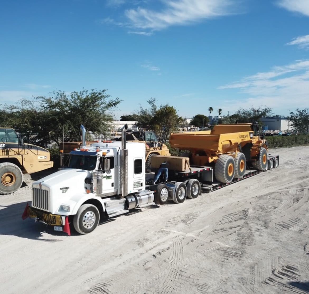 Cranes & lifts transported by Class Global Logistics